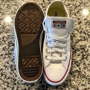 Women’s Chuck Taylor All Stars